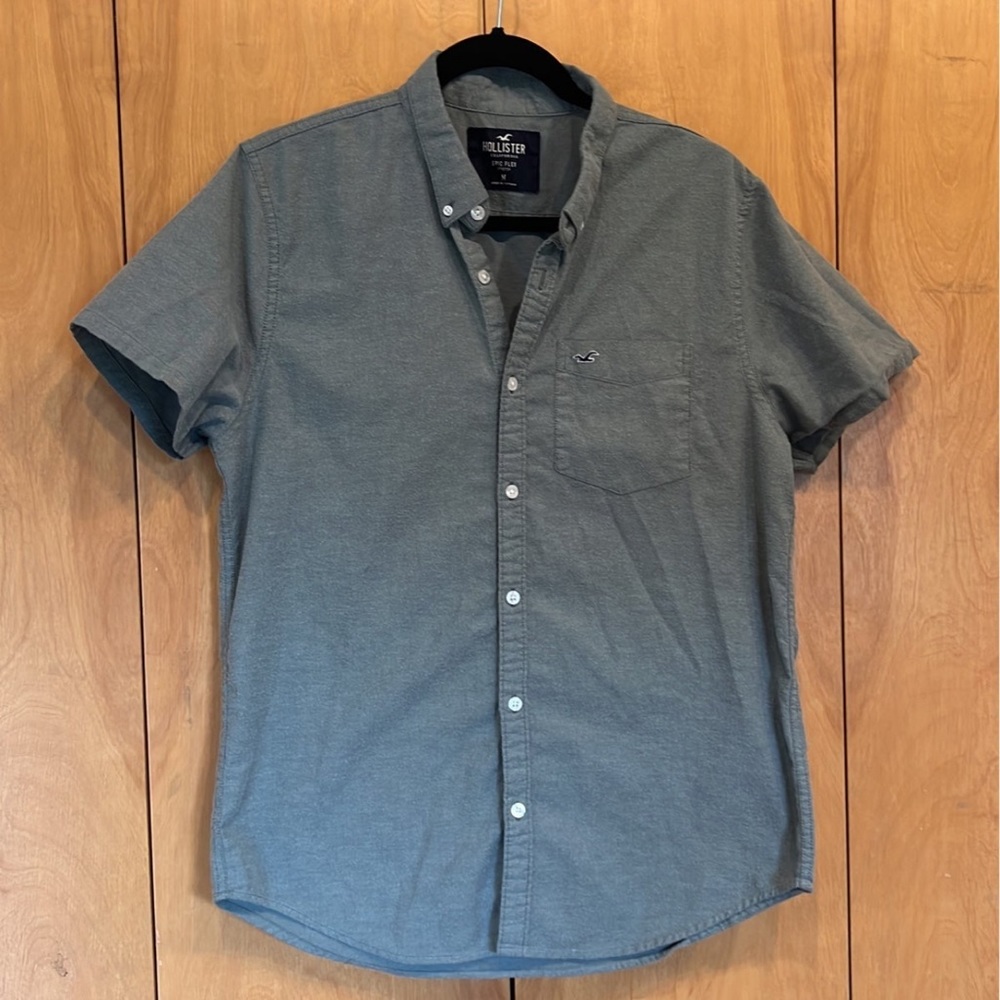 Hollister Epic Flex Button Up